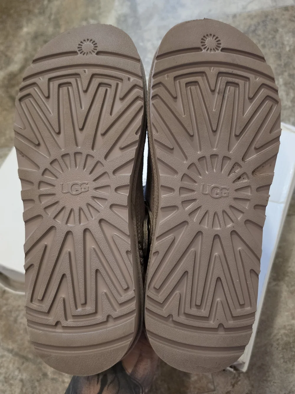 UGG taupe neutral